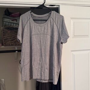 lululemon athletica Heather Gray Short Sleeve Tee